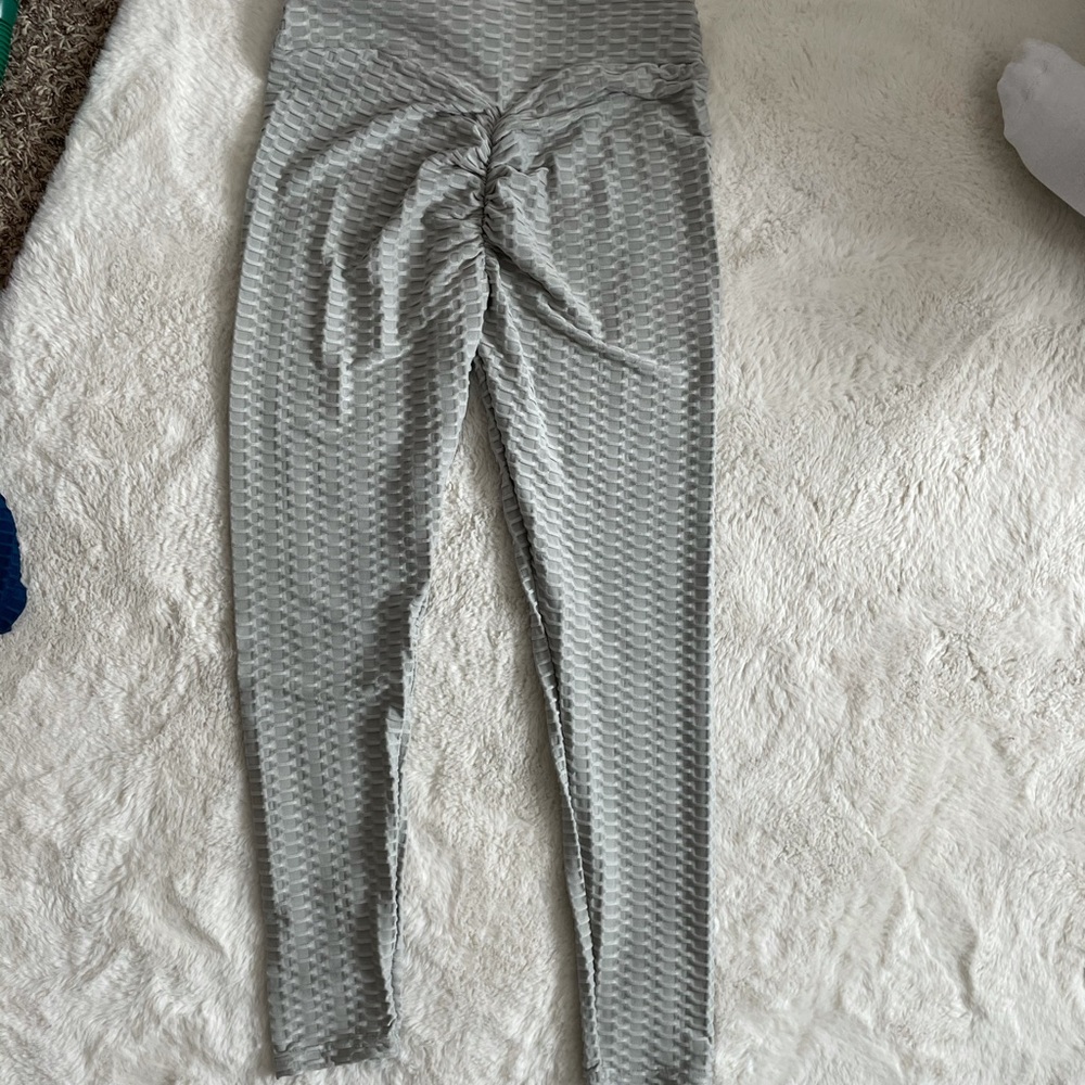 Grey booty lifting leggings